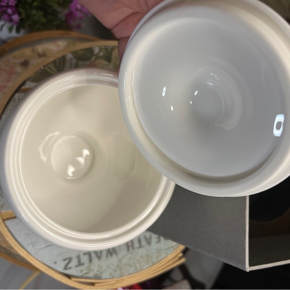 Katy Briscoe Home White and 24k Gold Jewelry/trinket Bowl - Picture 5 of 8